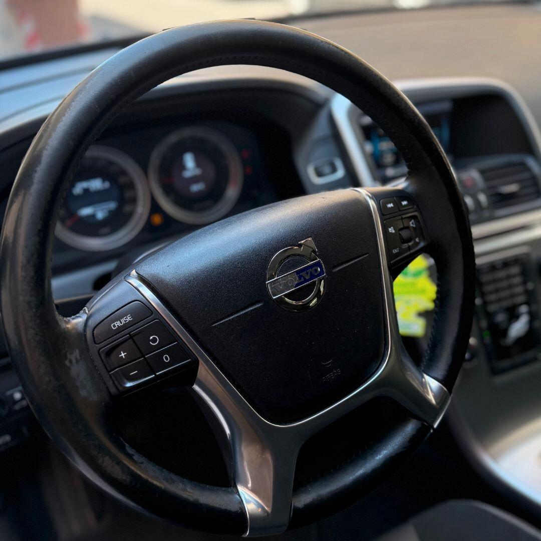 Volvo XC60 **UNICO PROPRIETARIO**