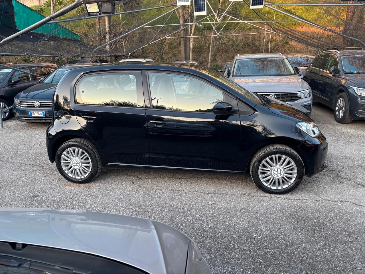 Volkswagen up! 1.0 5p. eco move OK Neopatentati