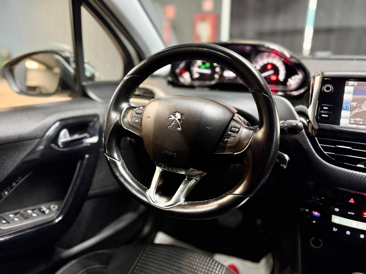Peugeot 208 PureTech Turbo 110 EAT6 S&S 5 porte Allure