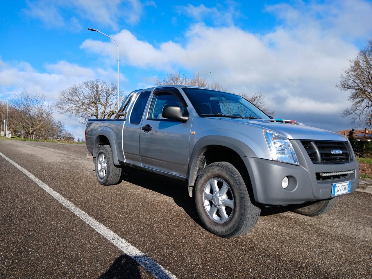 Isuzu D-Max 2.5 TD cat Space Cab 4WD Pick-up LS