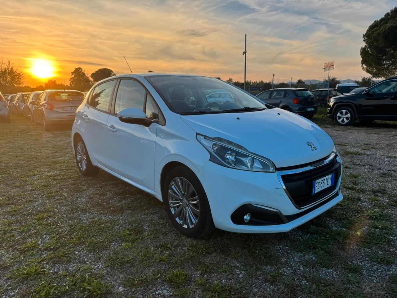 Peugeot 208 1.2 del 2016 5 porte SOLO 121.000 KM