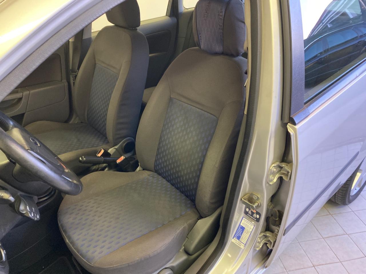 Ford Fiesta 1.4 16V 5p. Ghia