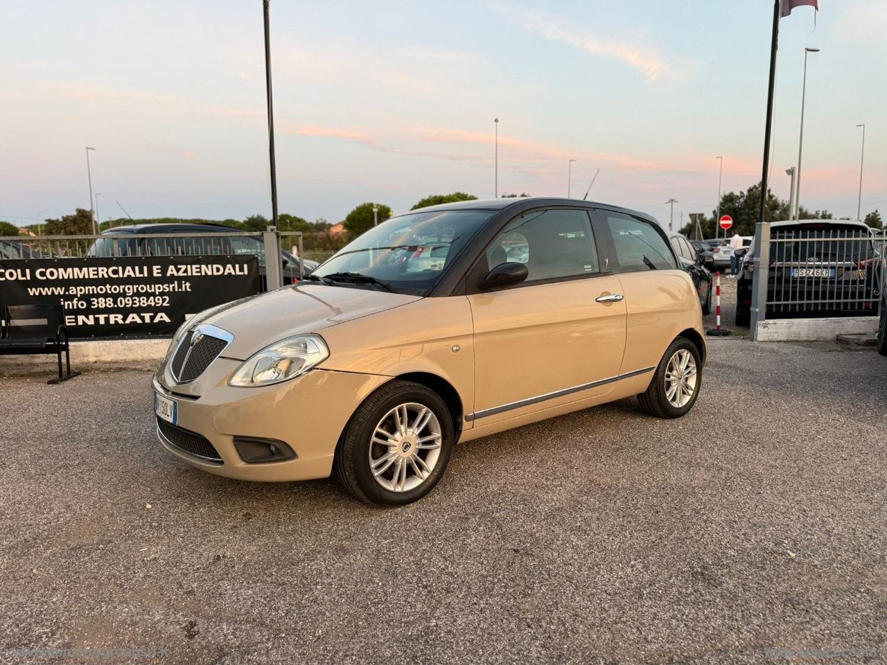 LANCIA Ypsilon 1.4 Oro