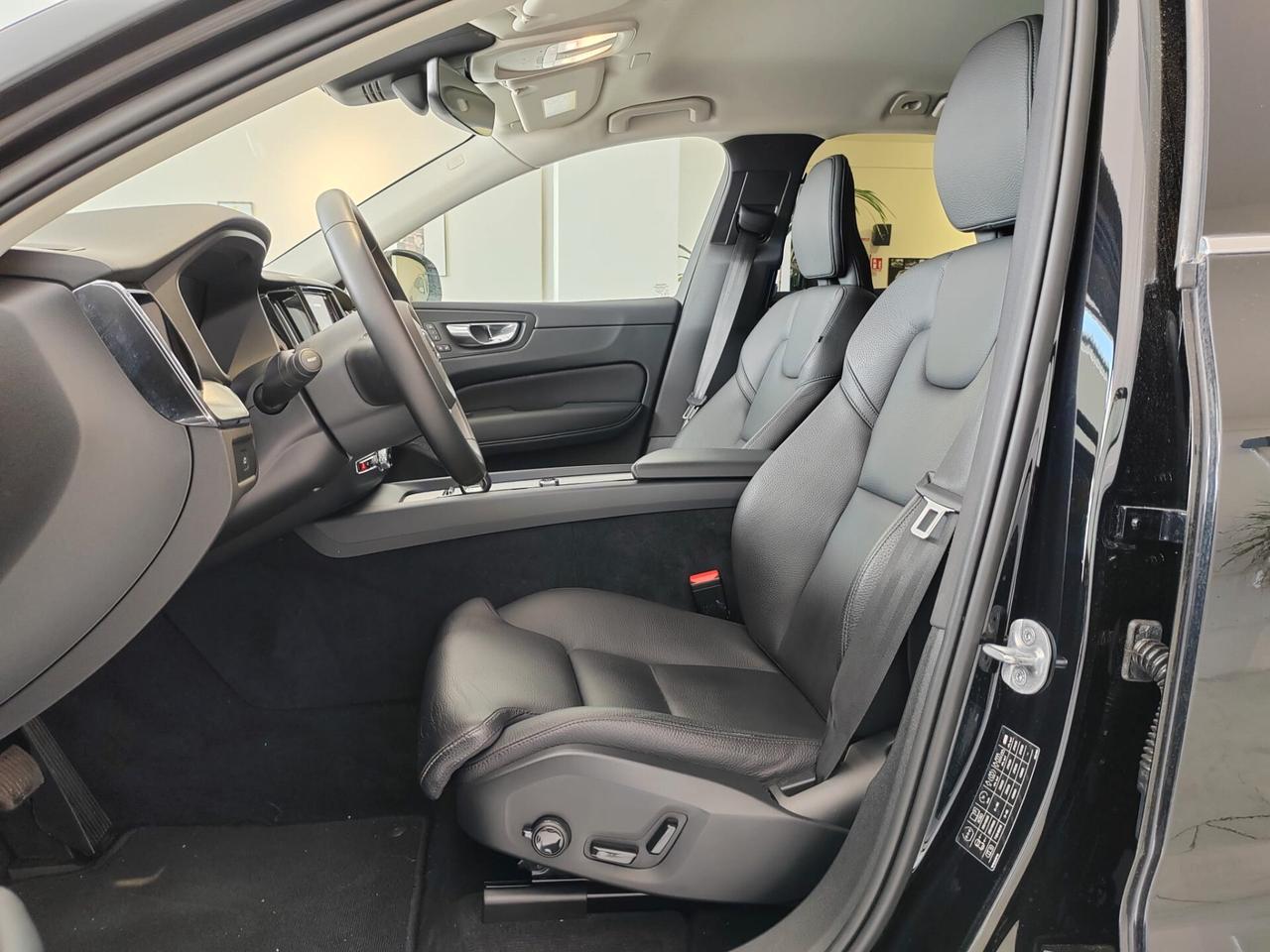 Volvo XC 60 XC60 B4 (d) AWD automatico Ultimate Dark