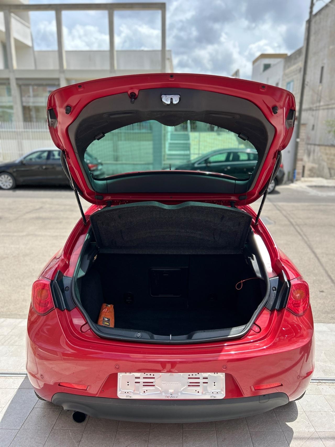 Alfa Romeo Giulietta 1.6 120 CV-2016-NAVI-PELLE TOTALE