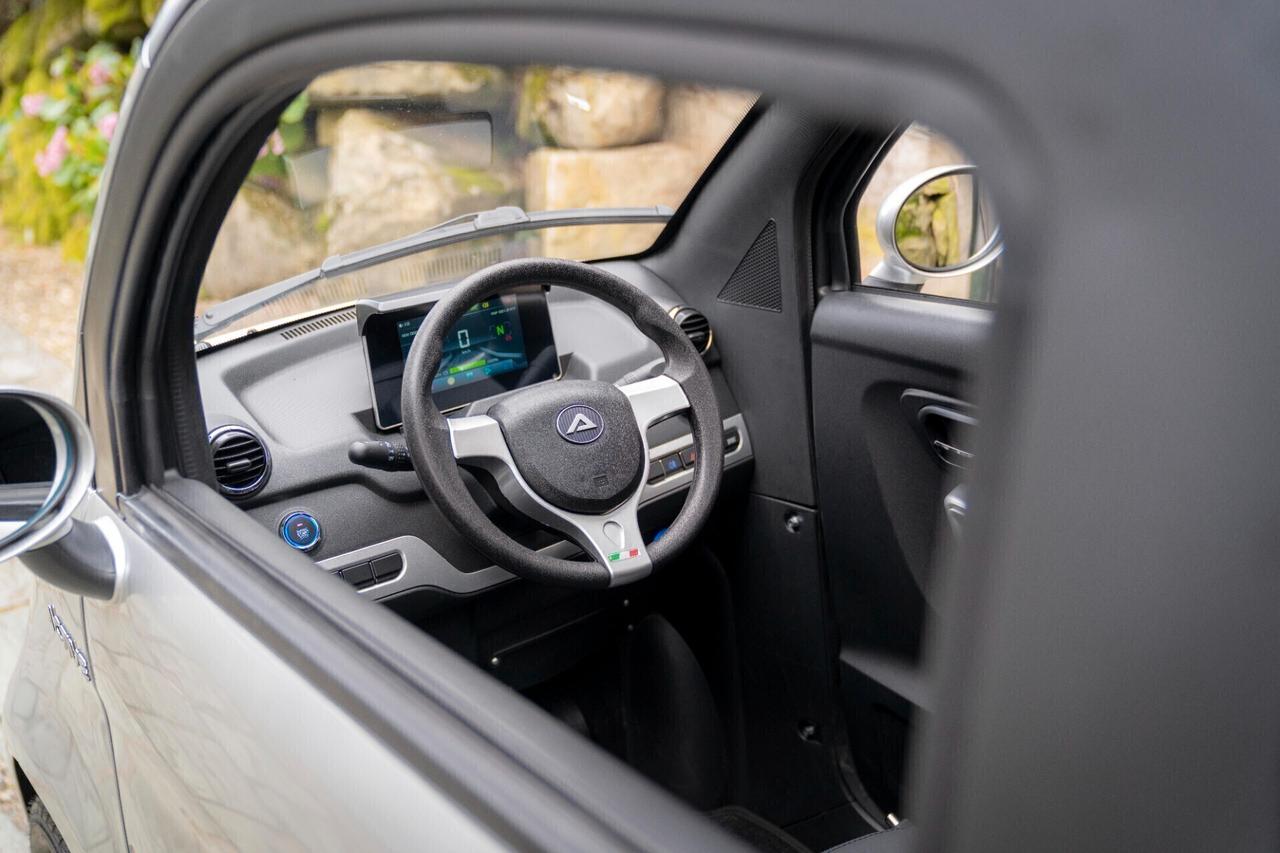 Scooter cabinato Active SENZA PATENTE