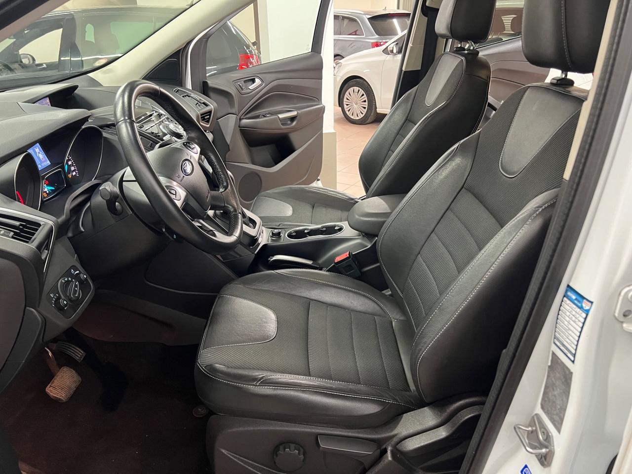 Ford Kuga 2.0 TDCI 150 CV S&S 4WD Titanium