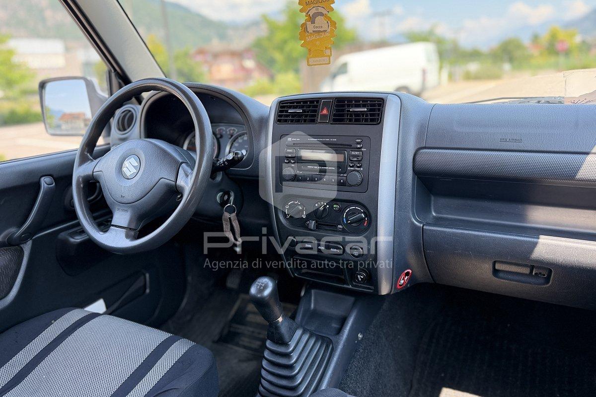 SUZUKI Jimny 1.3i 16V cat 4WD JLX Più