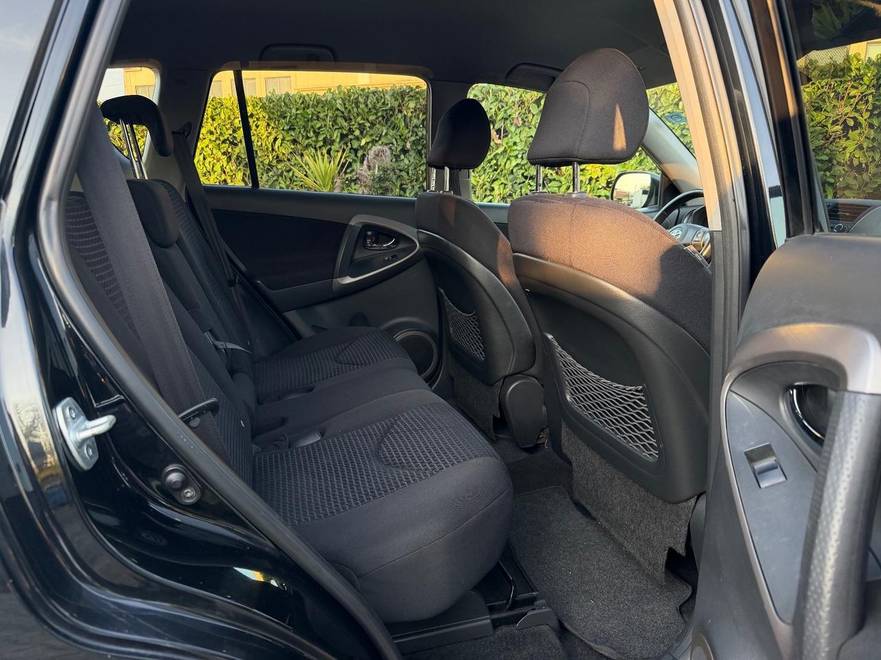 Toyota RAV 4 2.2 D-4D 136 CV 4x4 NEOPATENTATI