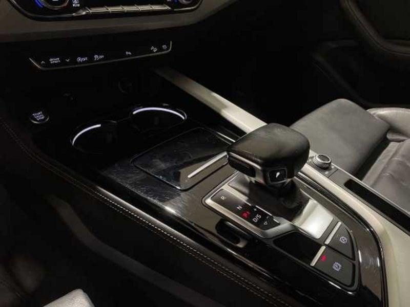 Audi A4 allroad A4 V 2019 Allroad Quattro 40 2.0 tdi mhev Identity Contrast quattro 204cv s tronic