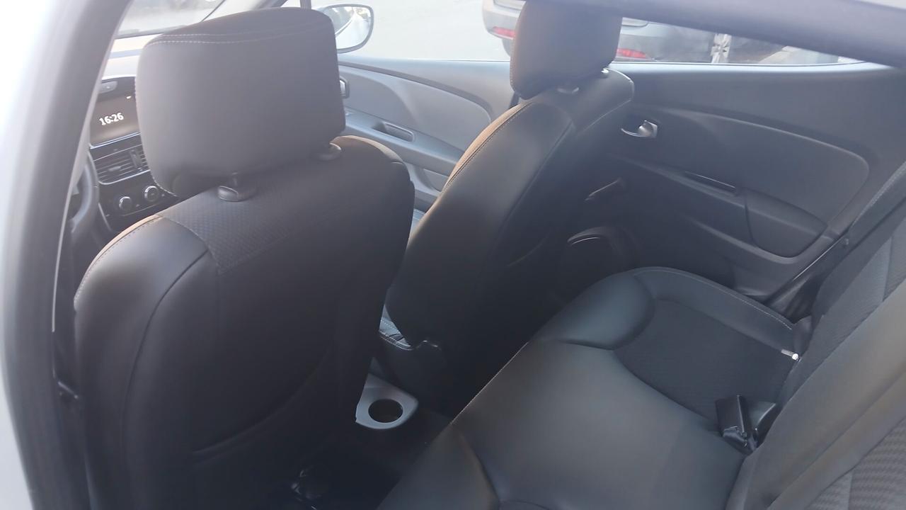 Renault Clio TCe 12V 90 CV GPL MOSCHINO INTENSE