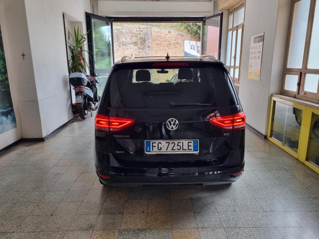 Volkswagen Touran 1.6 TDI 115 CV DSG 7 POSTI, FULL LED, TETTINO, KEYLESS