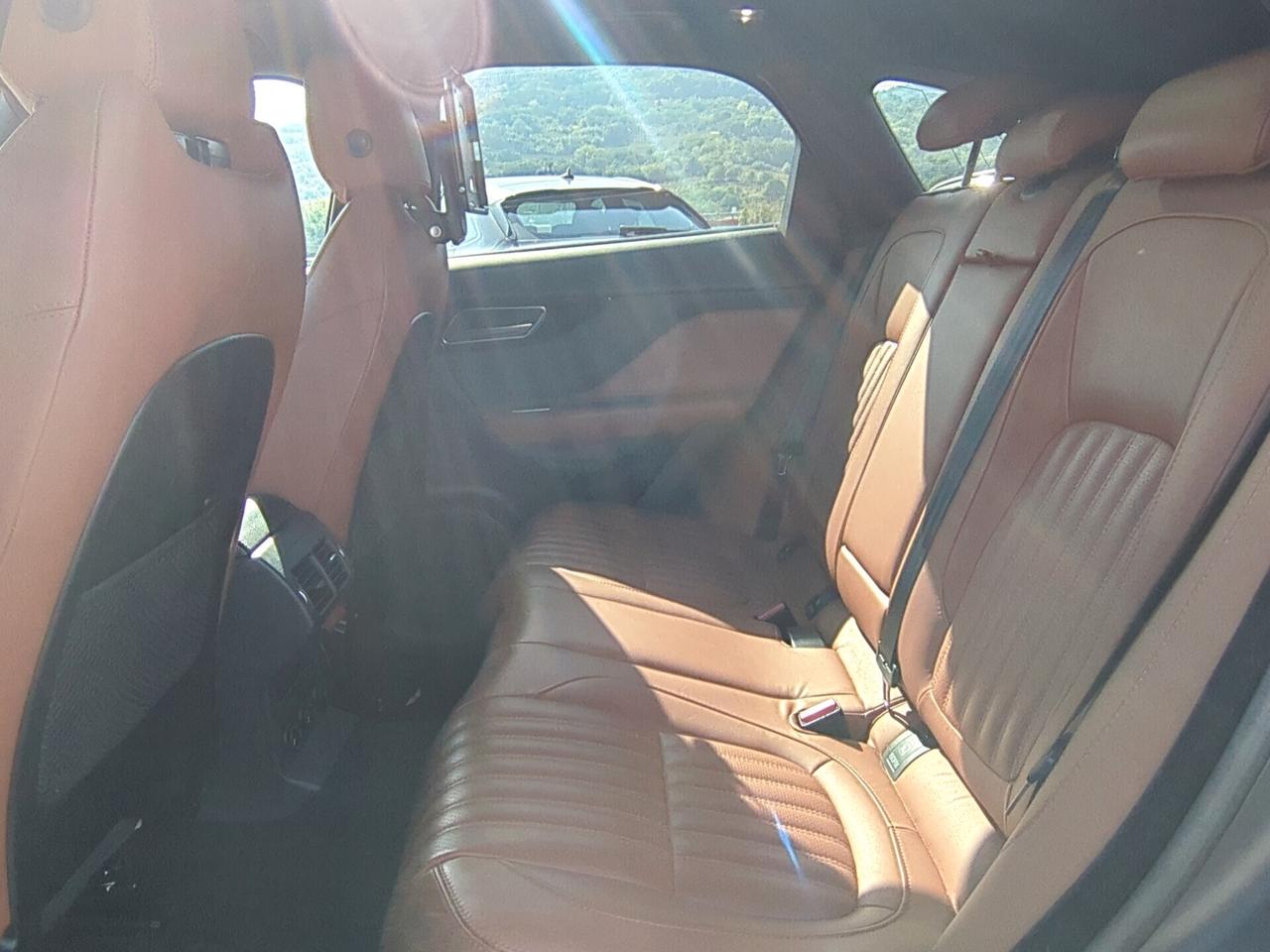 Jaguar F-Pace 2.0 D 180 CV AWD aut. R-Sport