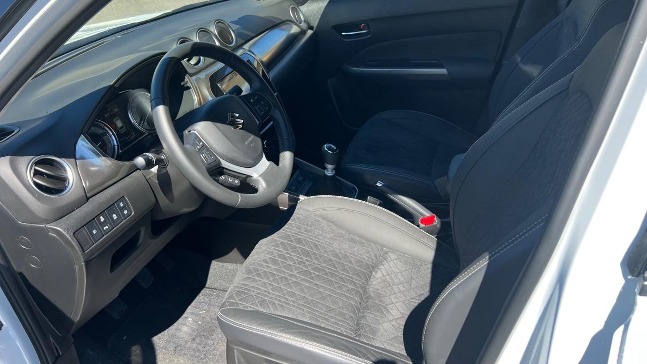 Suzuki Vitara 1.4 Hybrid Top