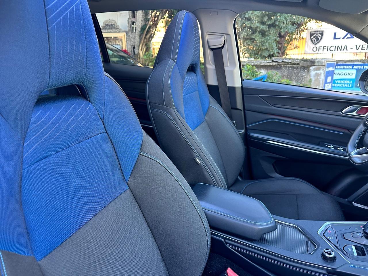 Lynk&co 01 PHEV More NO VINCOLI