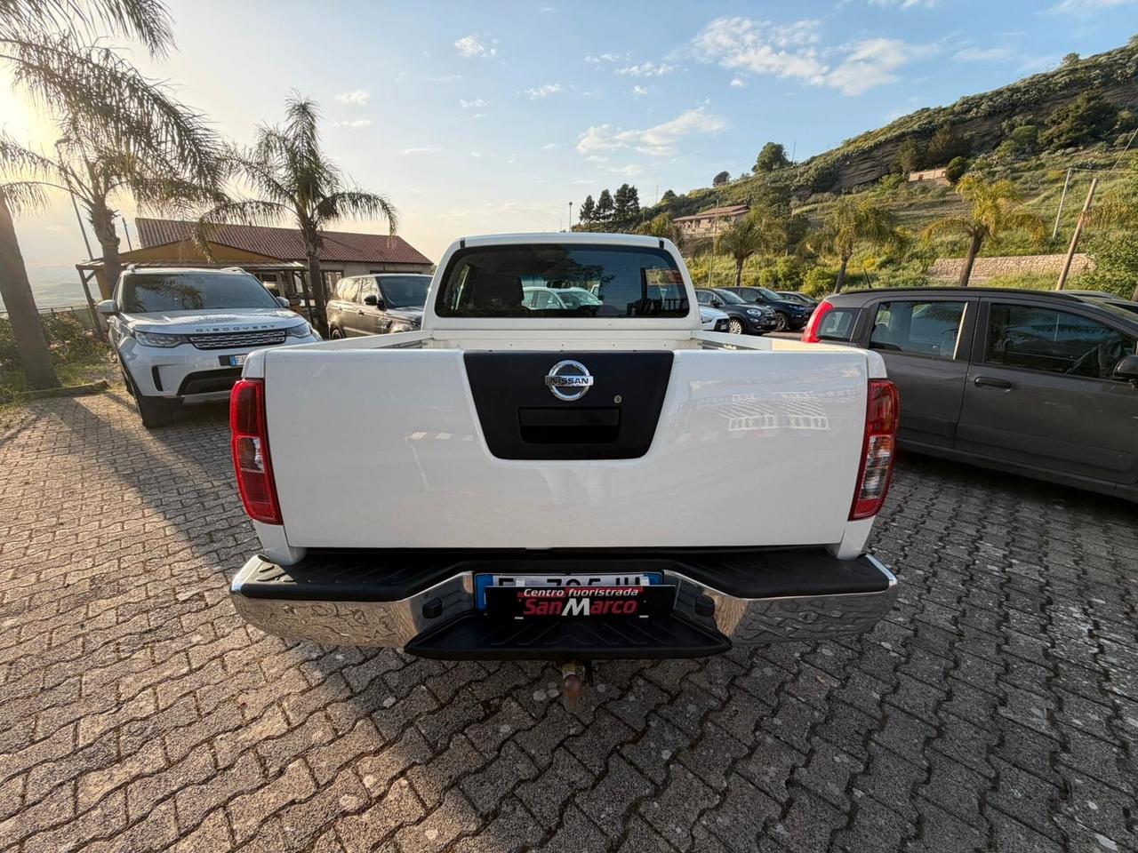 Nissan Navara 2.5 dCi 190CV 4 porte Double Cab LE