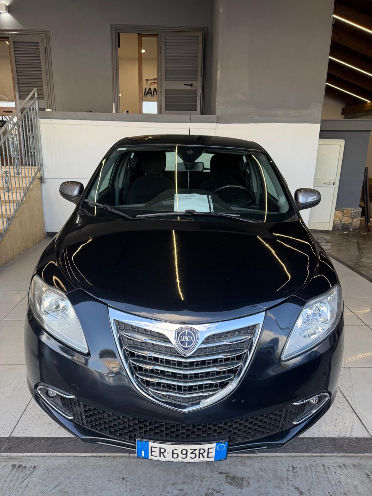 Lancia Ypsilon full optional