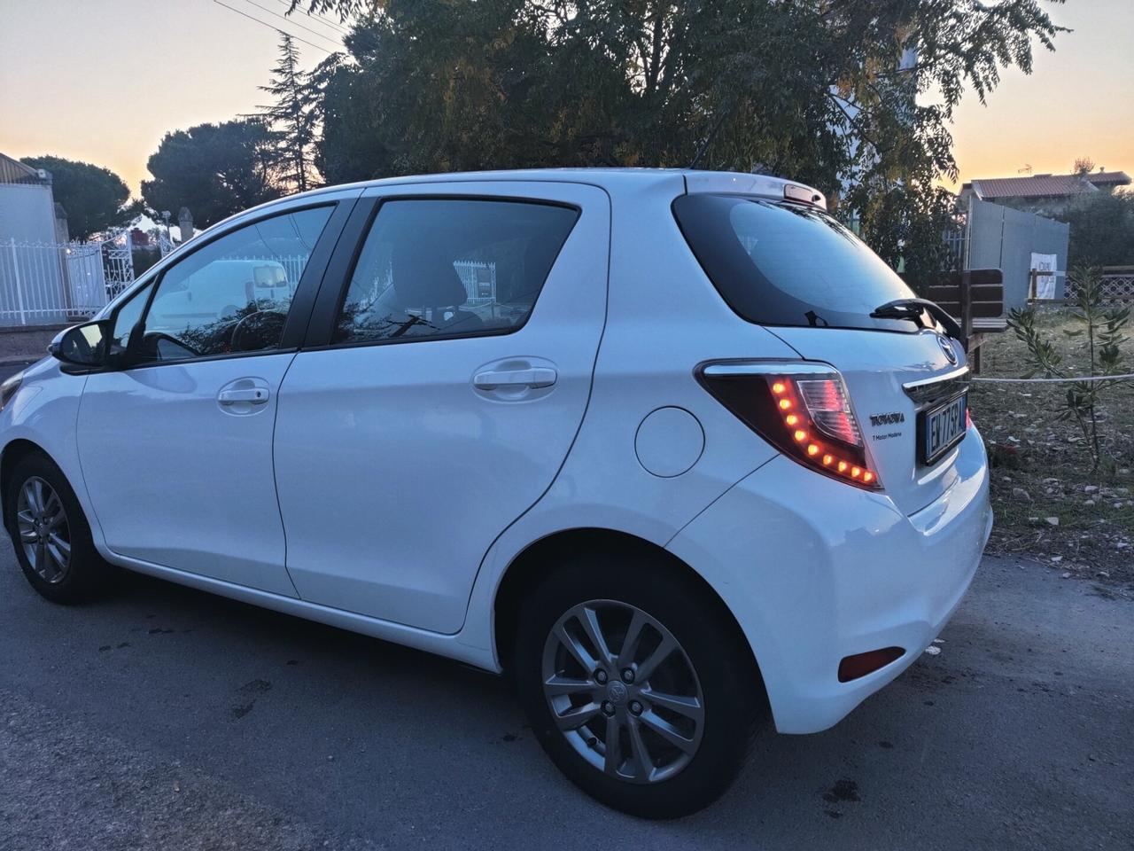 Toyota Yaris 1.0 5 porte Lounge