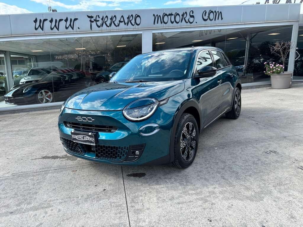 Fiat 600 Hybrid 110 CV DCT MHEV 2025 / KM 19.000 Tua a solo 215 Euro al mese