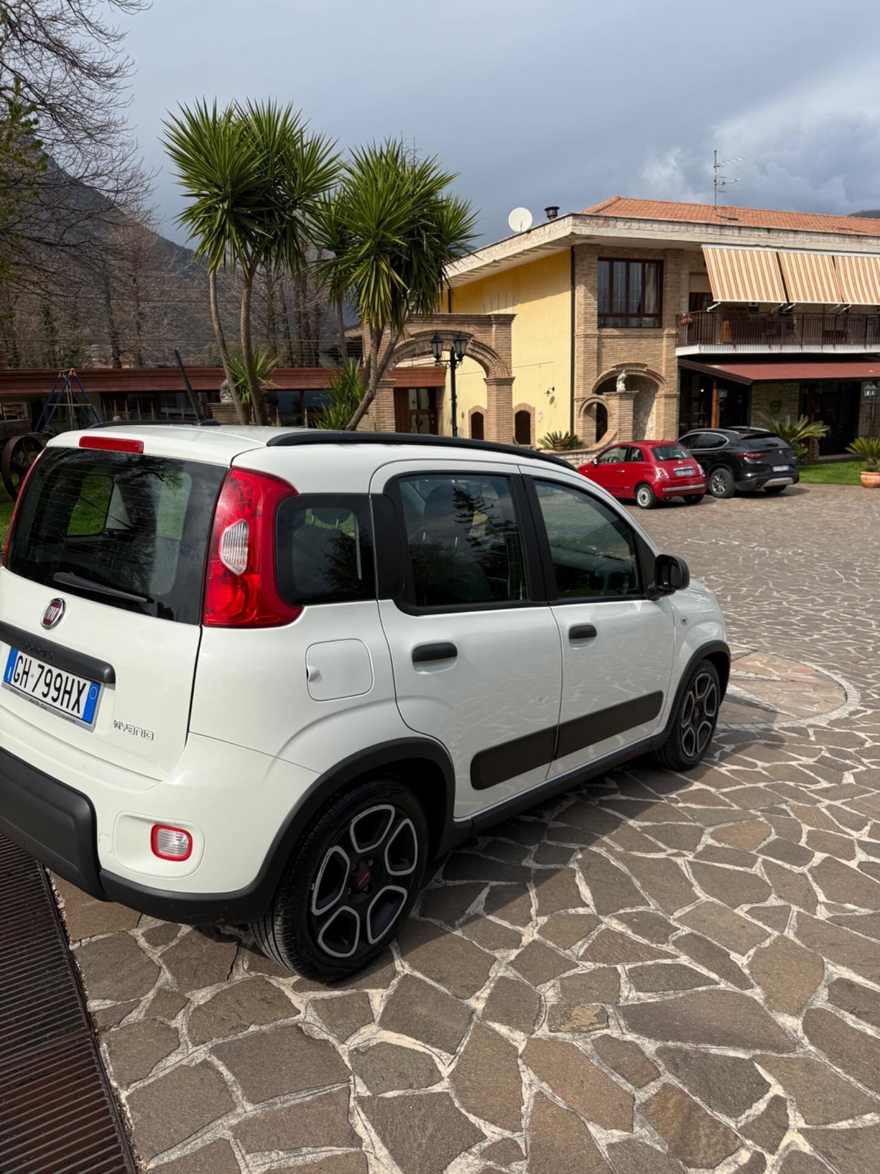 Fiat Panda 1.0 FireFly S&S Hybrid City Cross