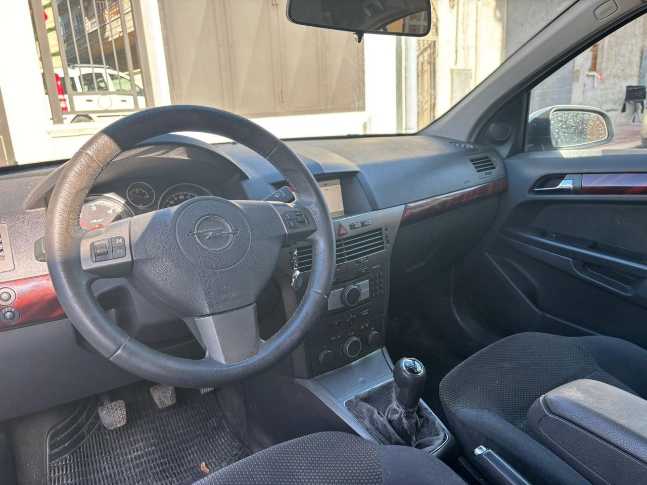 Opel Astra 1.9 16V CDTI 150CV 5 porte Cosmo