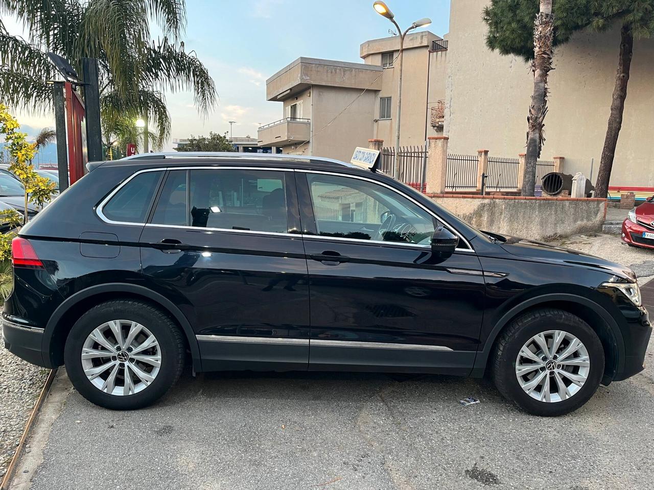 Volkswagen Tiguan 2.0 TDI 150 CV SCR DSG Life Garanzia 12/36 Mesi