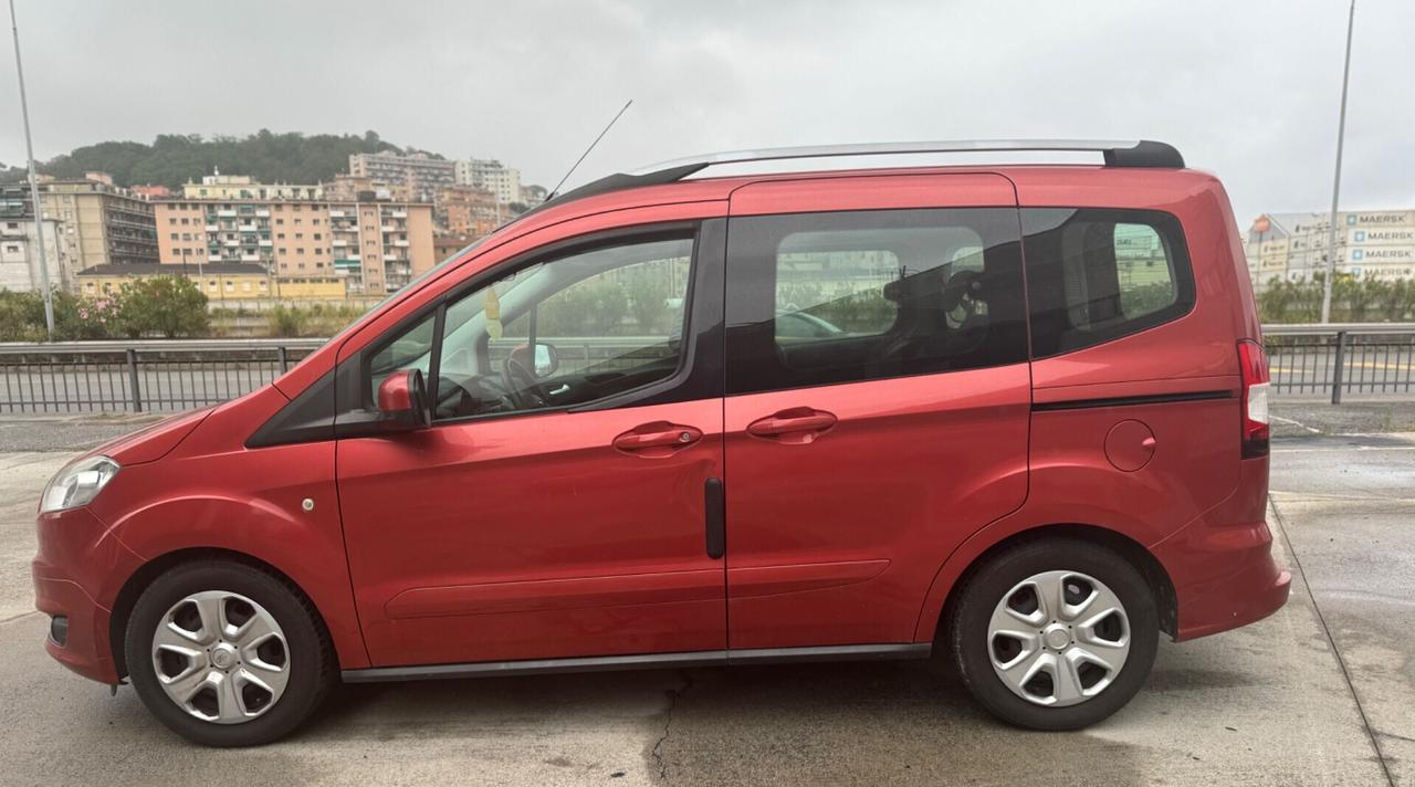 Ford Tourneo Courier 1.0 EcoBoost Titanium 2016