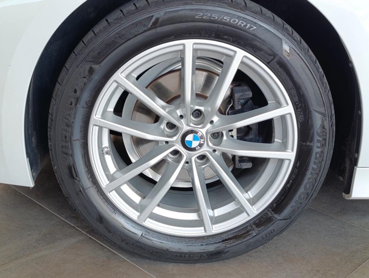 BMW 318 d Touring mhev 48V auto