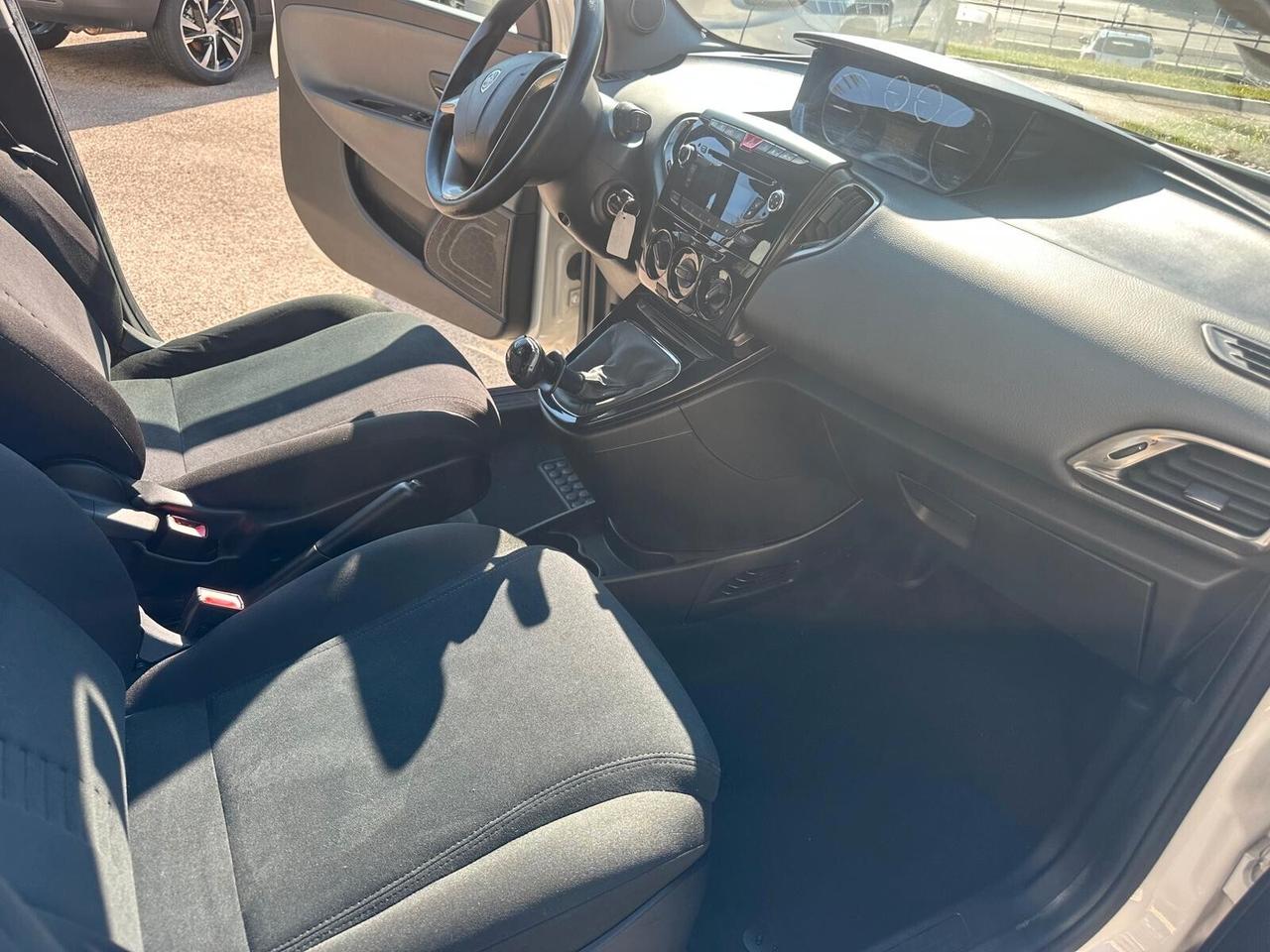 Lancia Ypsilon 1.2 69 CV 5 porte GPL Ecochic Gold NEOPATENTATI