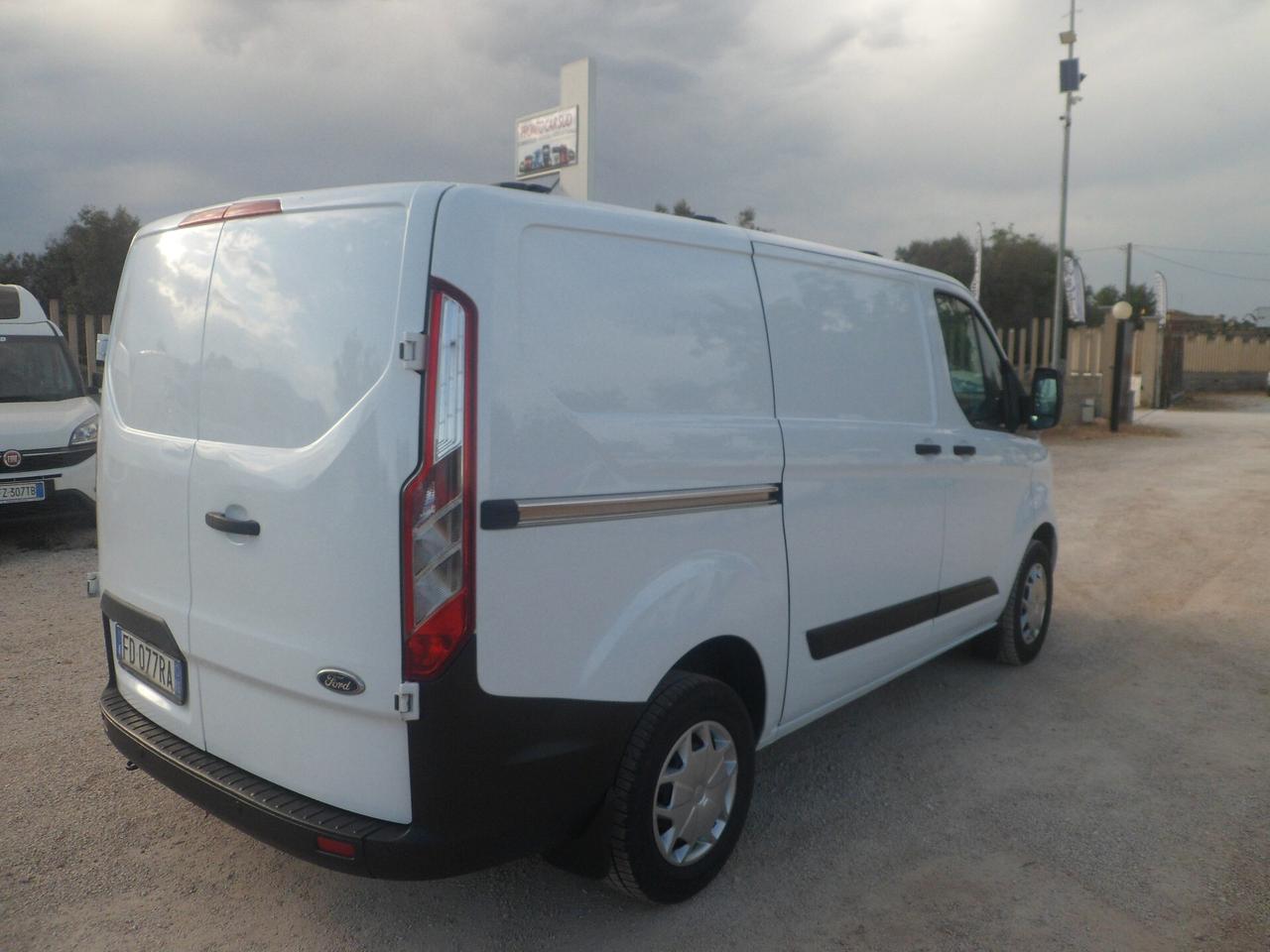 Ford Transit Custom furgone