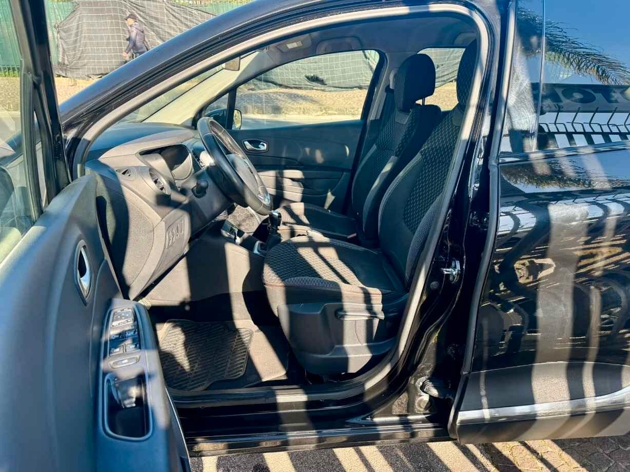 RENAULT CAPTUR 1.5 dCi 110 CV *FARI FULL LED