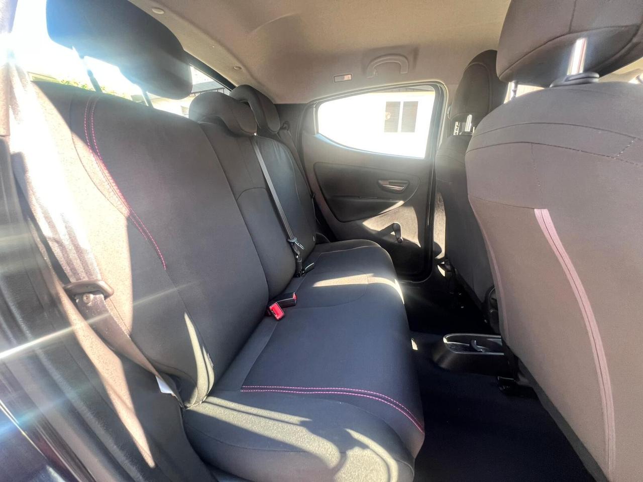 Lancia Ypsilon 1.2 69 CV 5 porte Elefantino