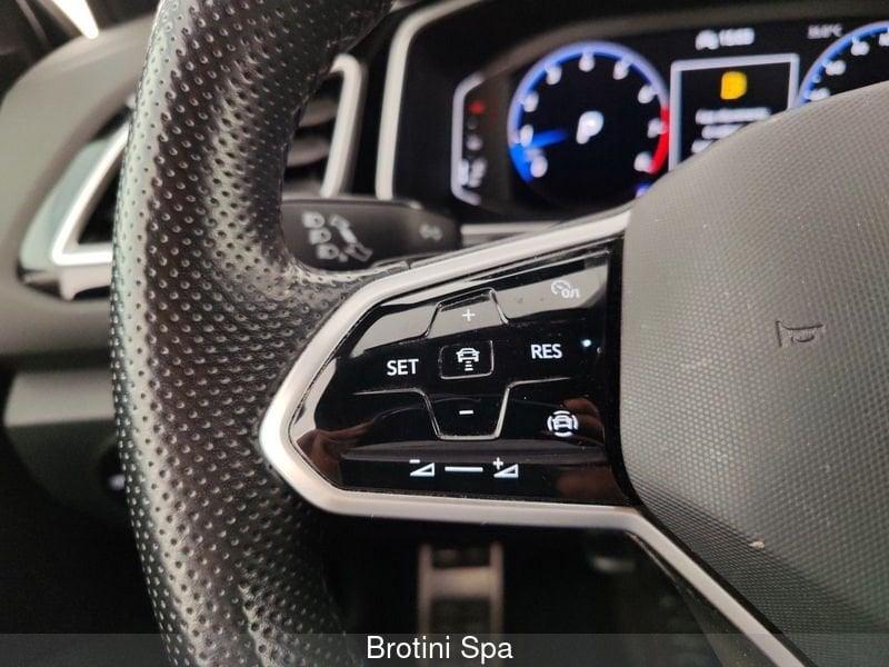 Volkswagen T-Roc 1.5 TSI ACT DSG R-Line