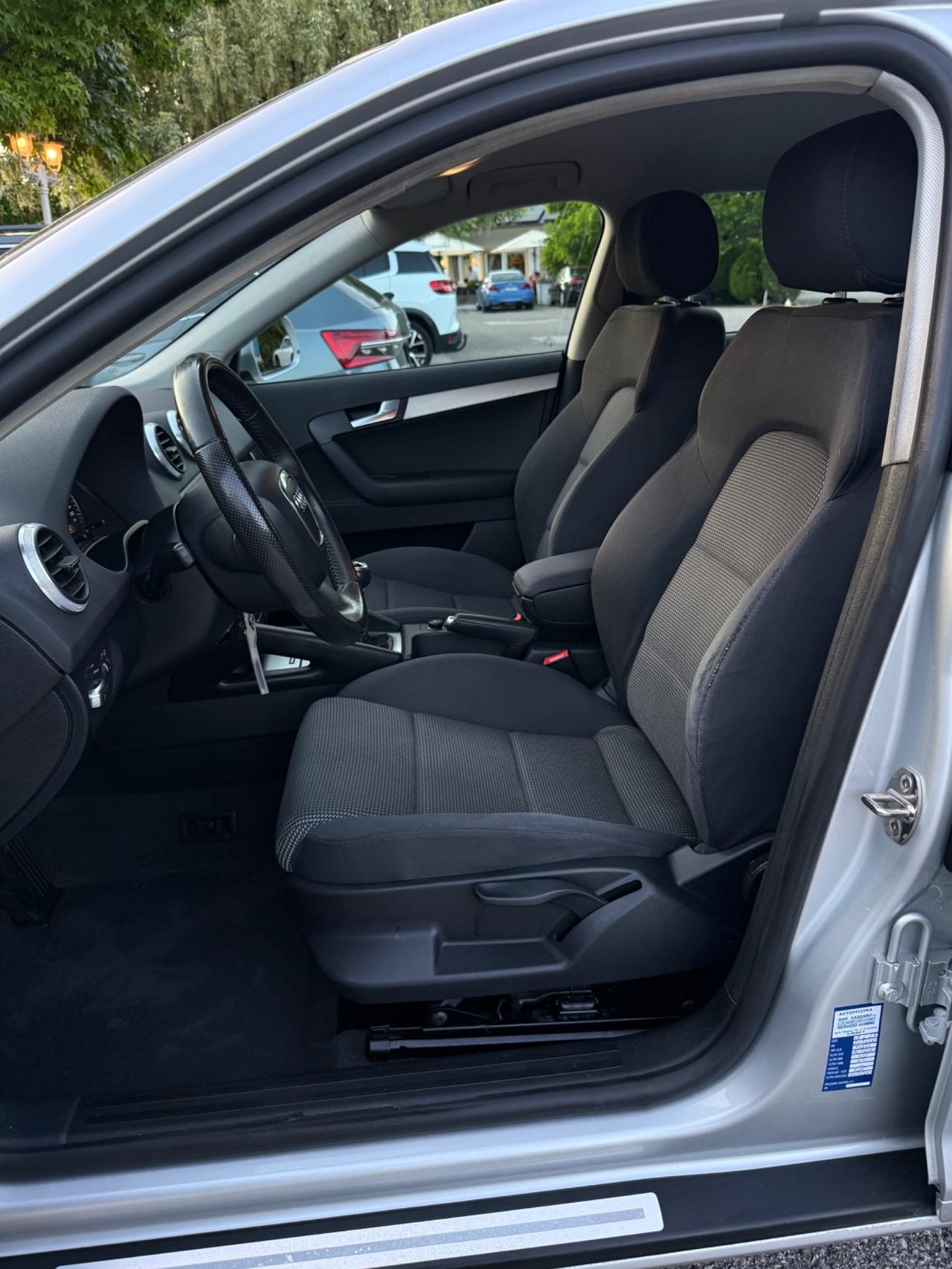 Audi A3 SPB 1.6 TDI 105 CV CR Ambition