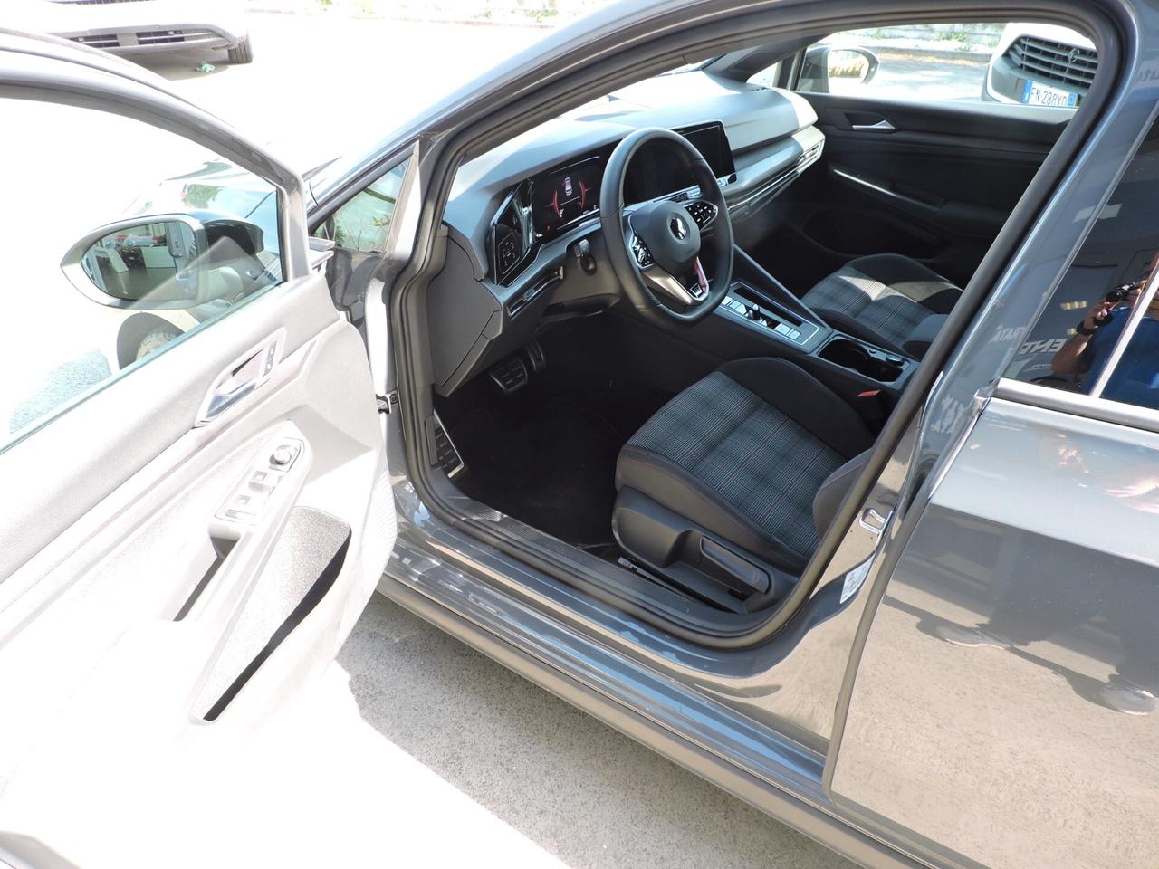 Volkswagen Golf GTI 2.0 TSI DSG