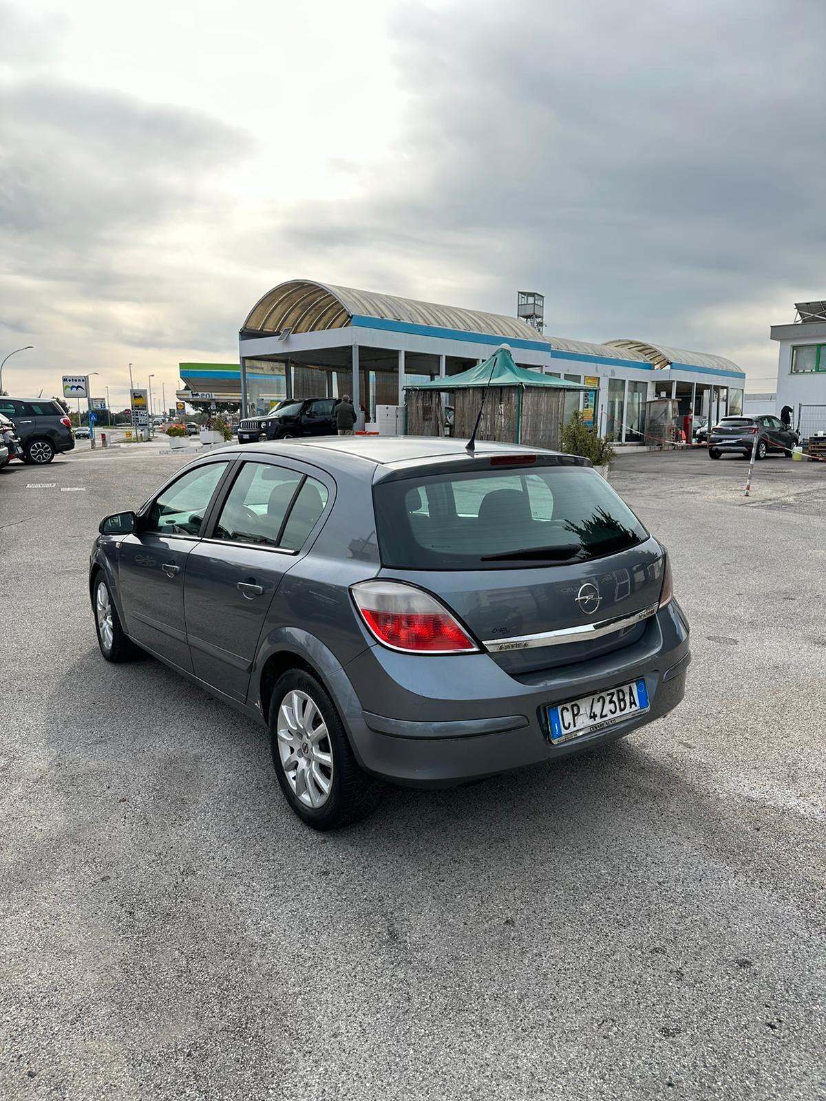 Opel Astra 1.7 CDTI 101CV 5 porte Club