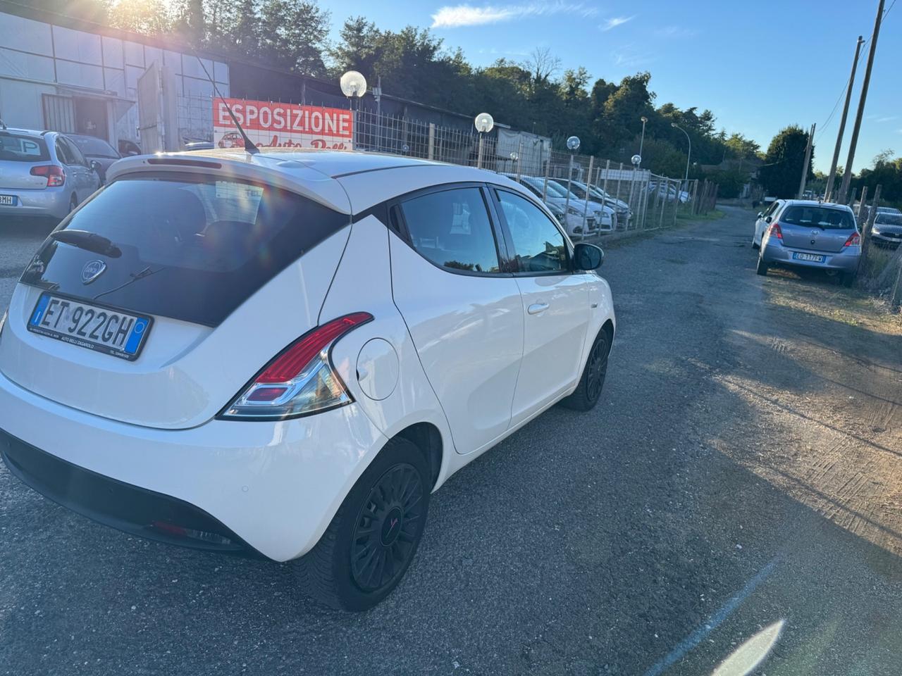 Lancia Ypsilon 1.2 69 CV 5 porte GPL Ecochic Gold NEOPATENTATI