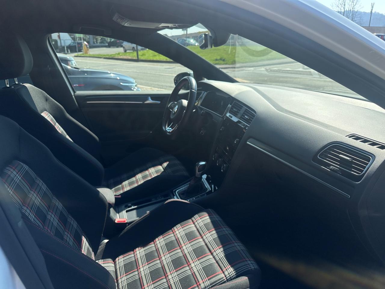 Volkswagen Golf GTI Performance 2.0 245 CV TSI DSG 5p. BMT