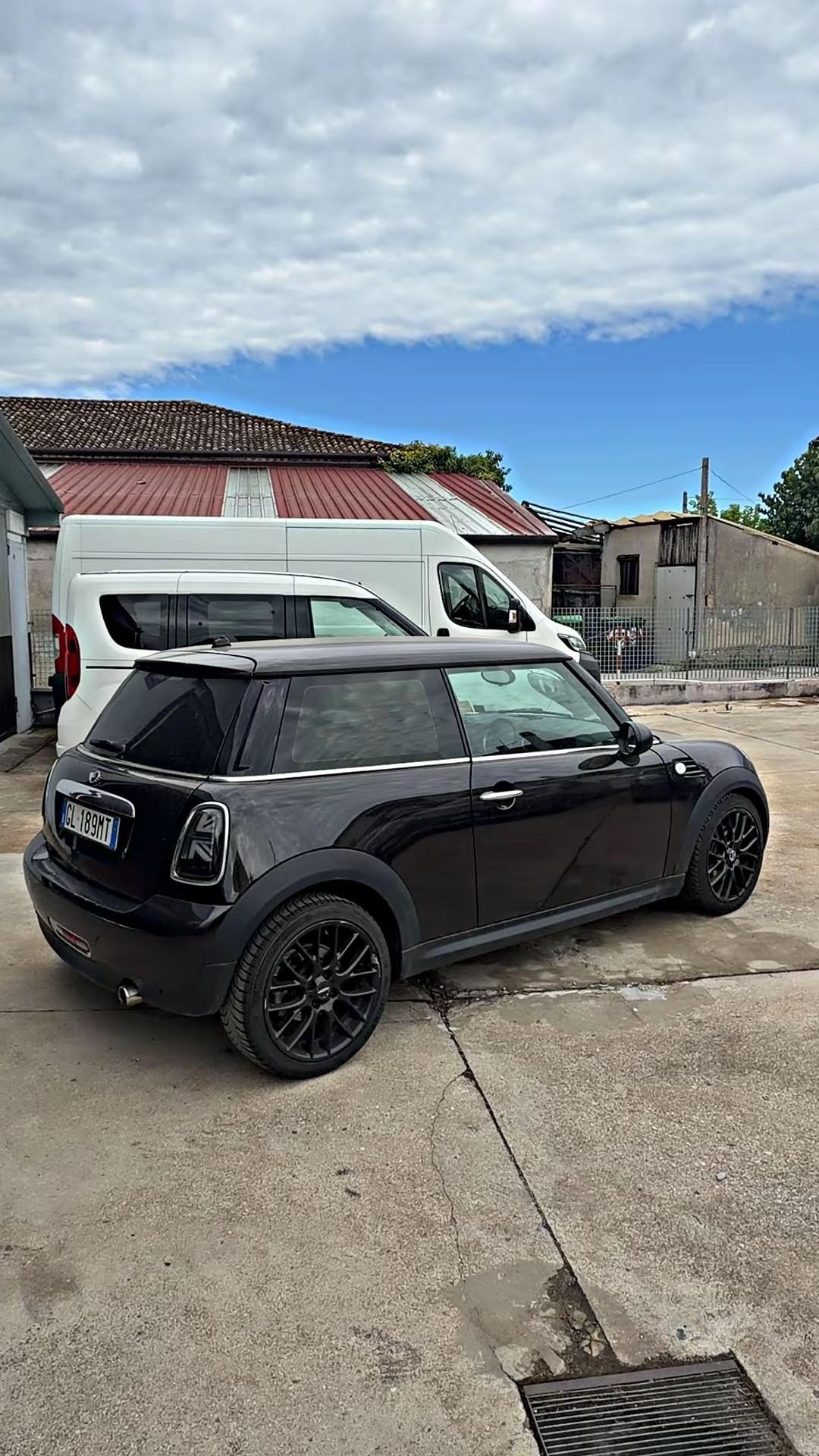 Mini 1.6 16V One (72kW)