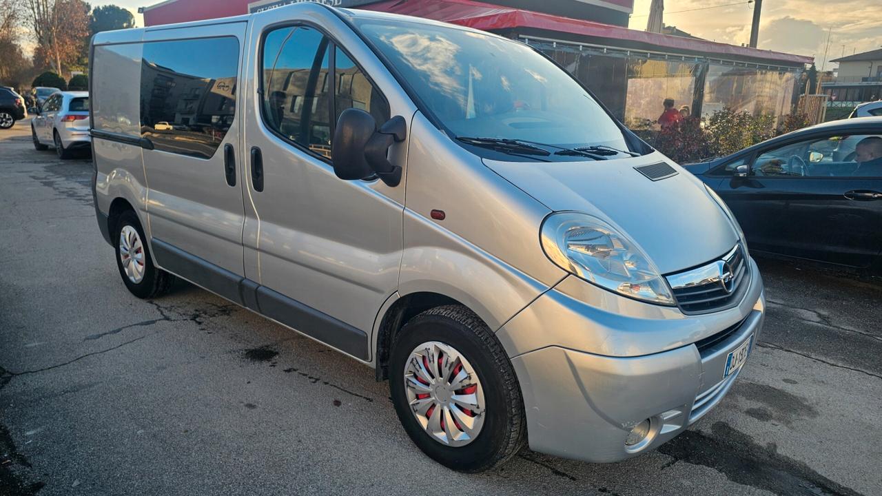 Opel Vivaro 2.0 CDTI 114CV / 6 POSTI/ GANCIO TRAINO