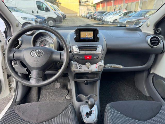 TOYOTA Aygo 1.0 12V VVT-i 5pt Connect Navi AUT.