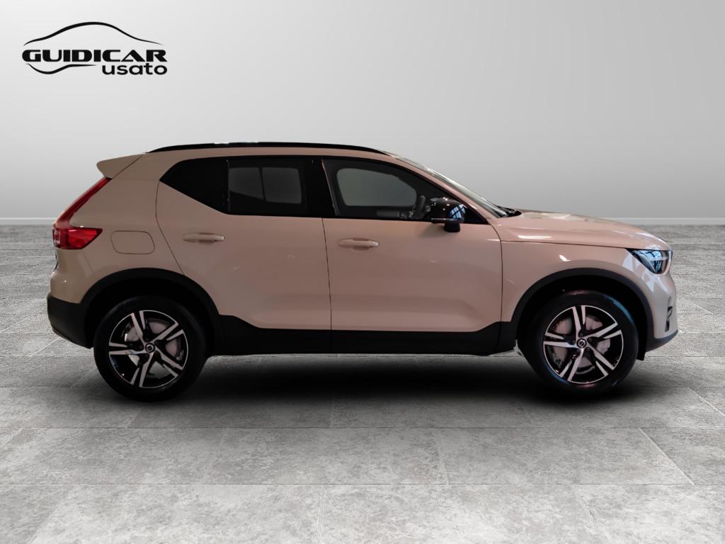 VOLVO XC40 PLUS DARK B3 AUT