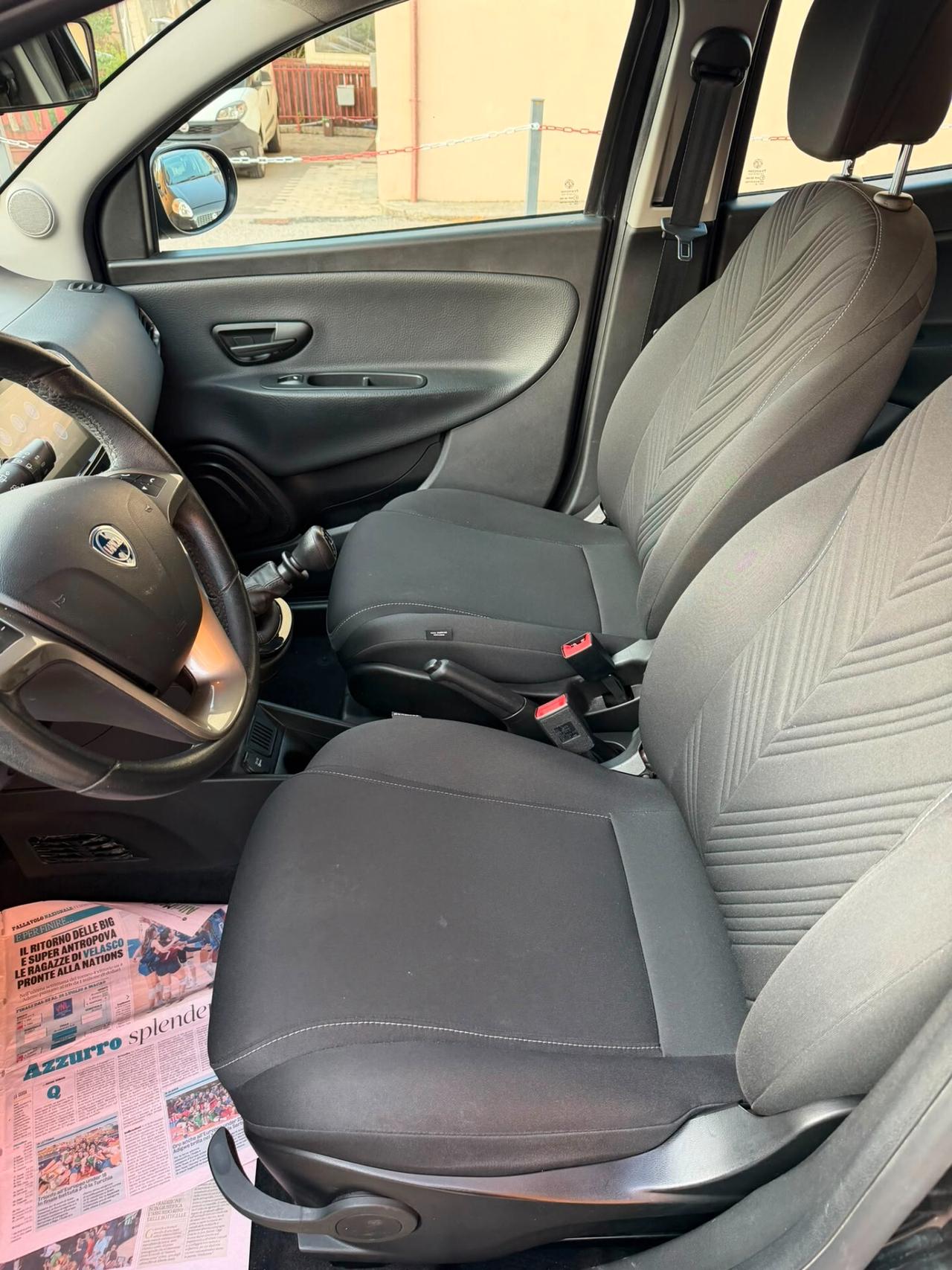 Lancia Ypsilon 1.0 FireFly 5 porte S&S Hybrid Alberta Ferretti