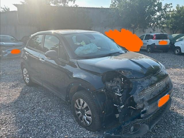 Fiat 500X 2023 1.3 MultiJet 95 CV sinistrata incidentata
