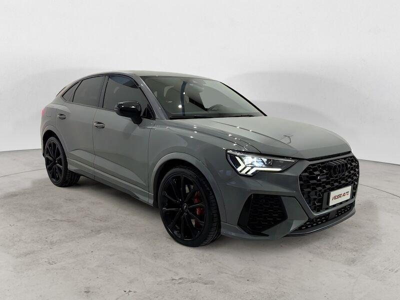 Audi Q3 RS quattro S tronic