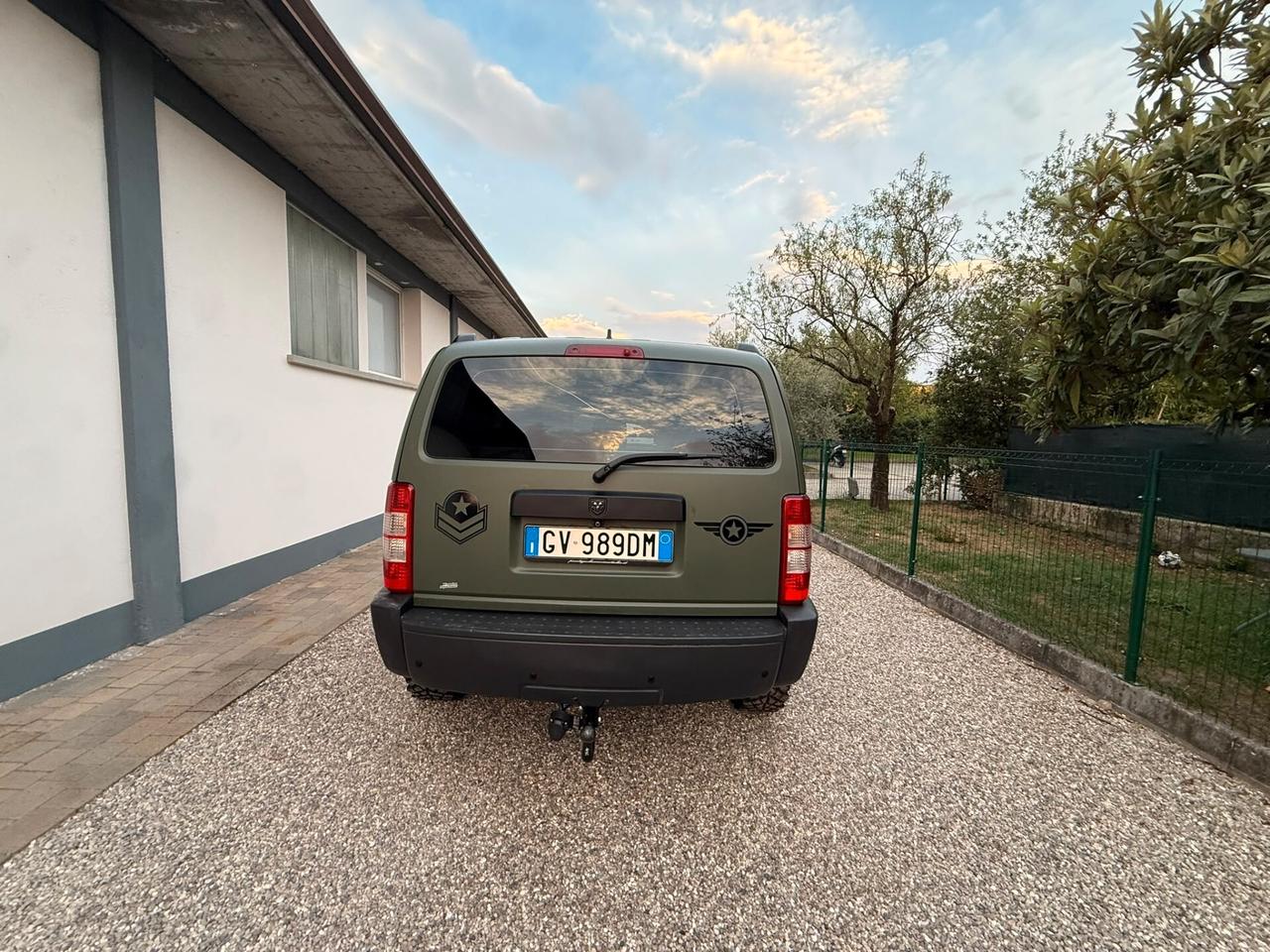Dodge Nitro 2.8 CRD Automatico – Assetto Rialzato – 3 Set Ruote – Gancio Traino