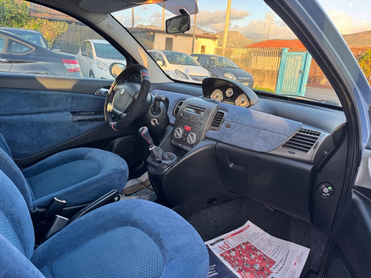 Lancia Ypsilon 1.3 MJT 75 CV Platino