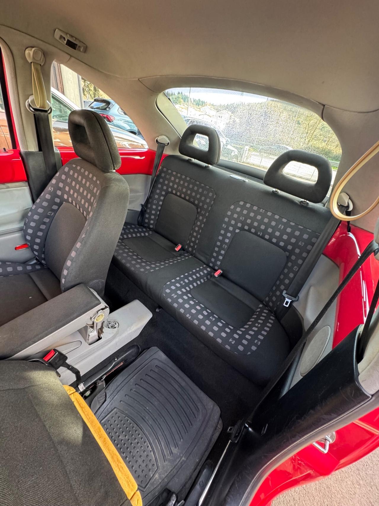 Volkswagen New Beetle