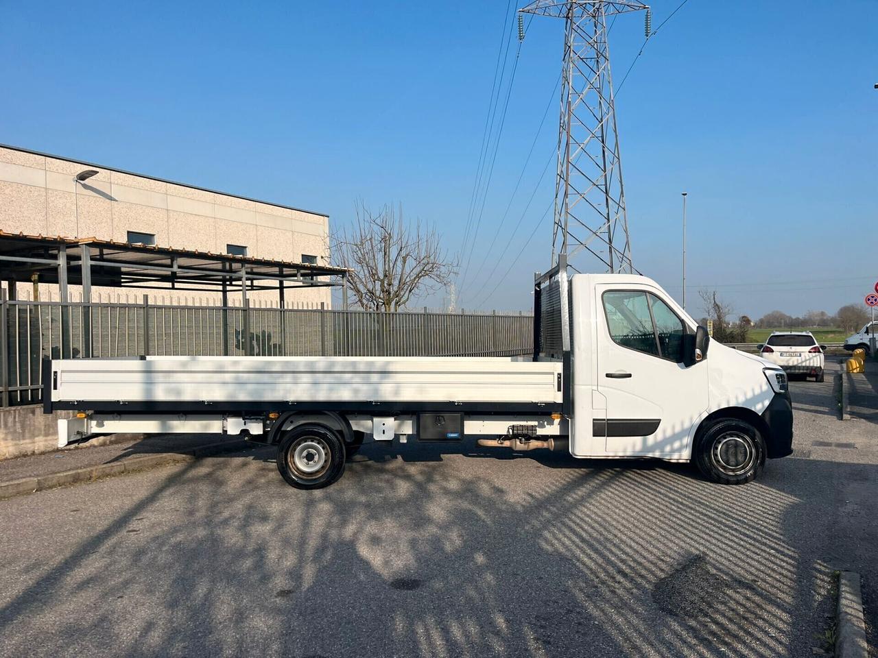RENAULT MASTER 2.3DCI 165CV CASSONE 5.40 METRI