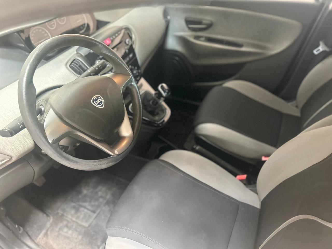 Lancia Ypsilon 0.9 TwinAir 85 CV 5 porte Metano Ecochic Gold